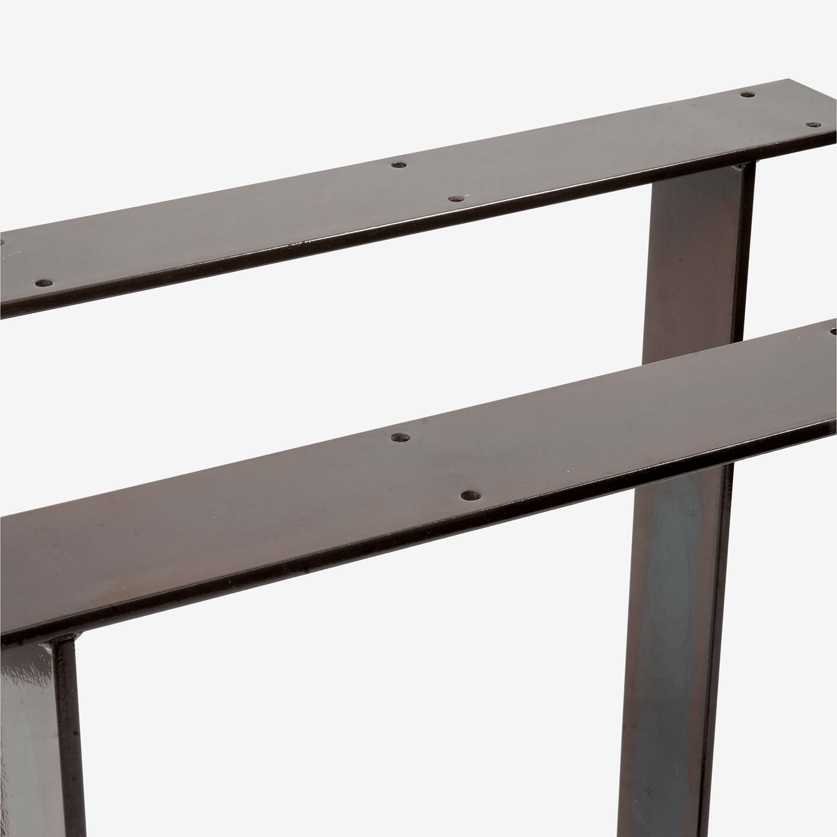 Tisch Fußgestell aus rohem transparent lackiertem Stahl. Rahmen aus Flachstahl mit Schraubenlöchern
