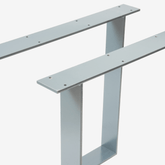 Tisch Fußgestell aus abgestrahltem Stahl. Rahmen aus Flachstahl mit Schraubenlöchern